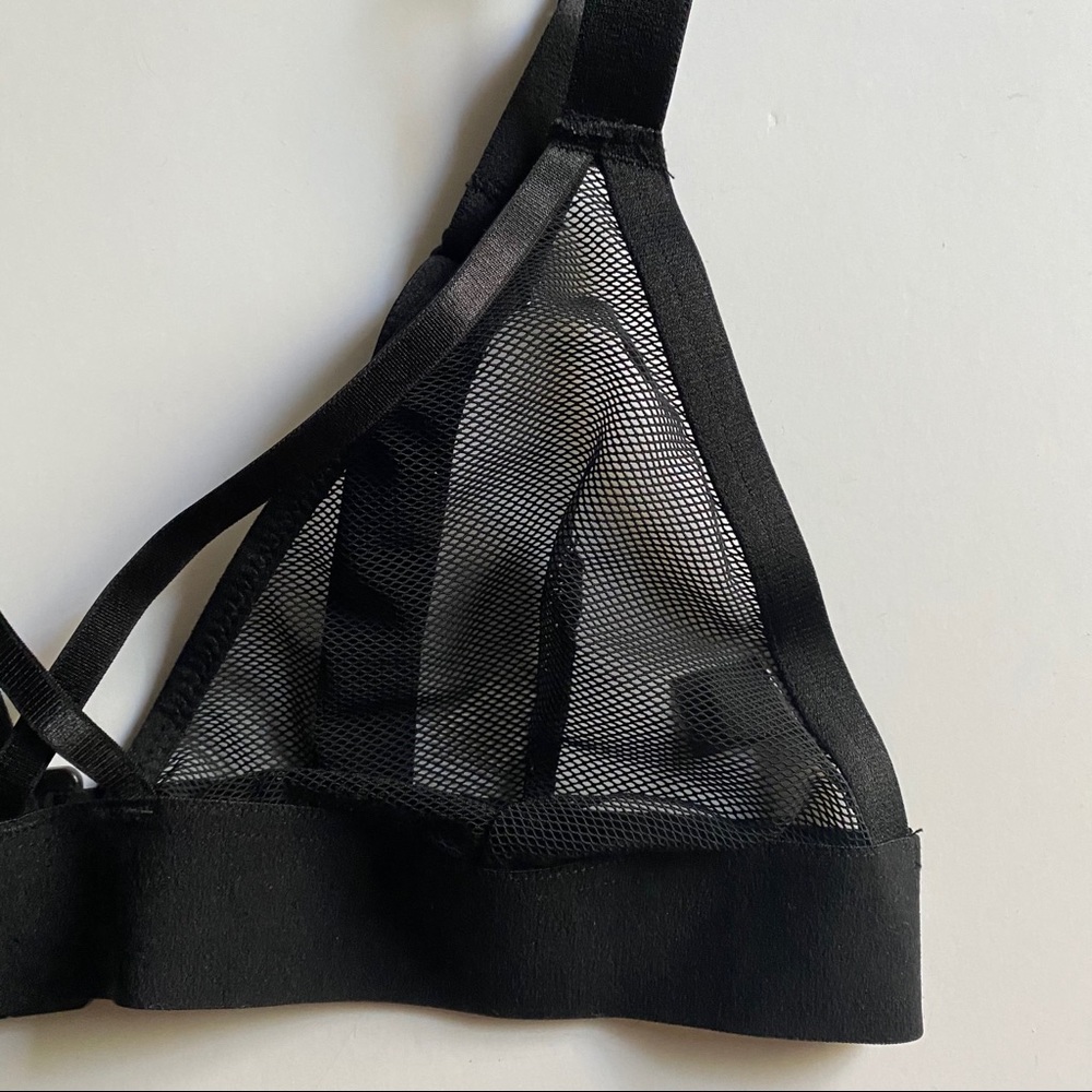 Missguided Black Mesh Triangle Bra - Picture 4 of 5
